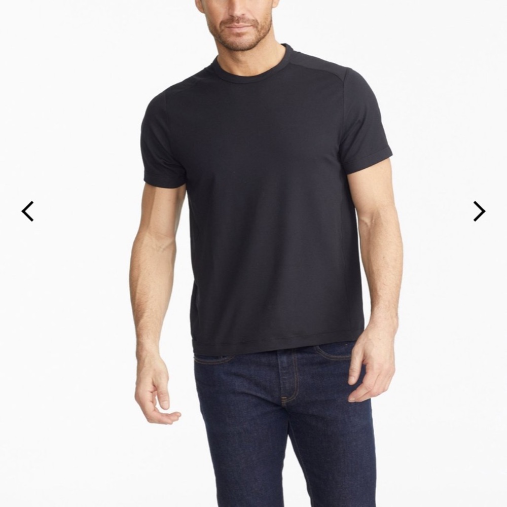 untuckit Men’s performance crew neck tshirt